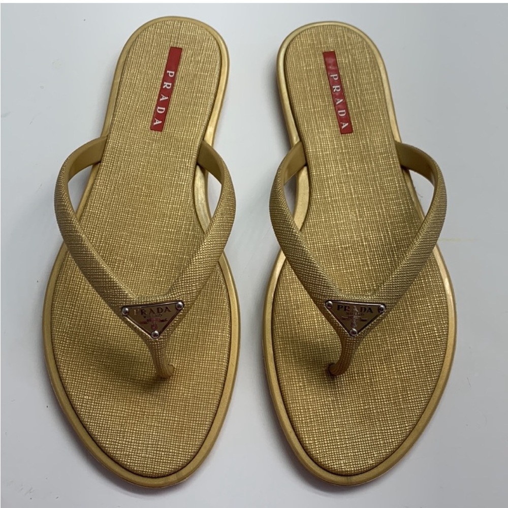 Prada sandals 💯 Authentic 🔥